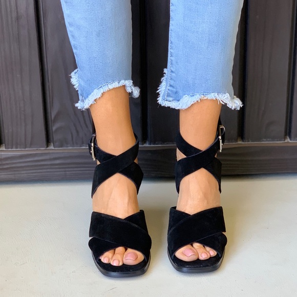 Black Suede Straps Croc Embossed Block Heel Sandal - Picture 2 of 7